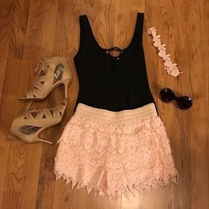 NWT Adorable Light Pink Shorts w FREE headband